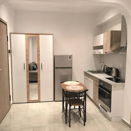 Down Town 斯基亚索斯镇