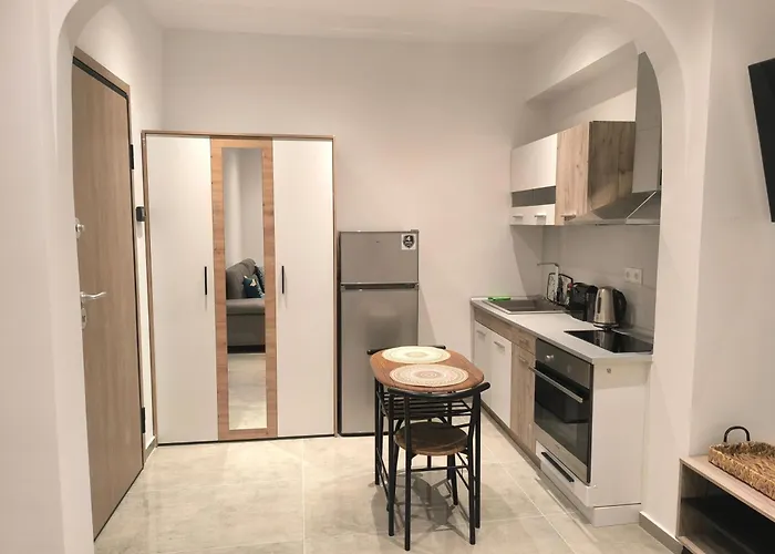 Down Town 斯基亚索斯镇